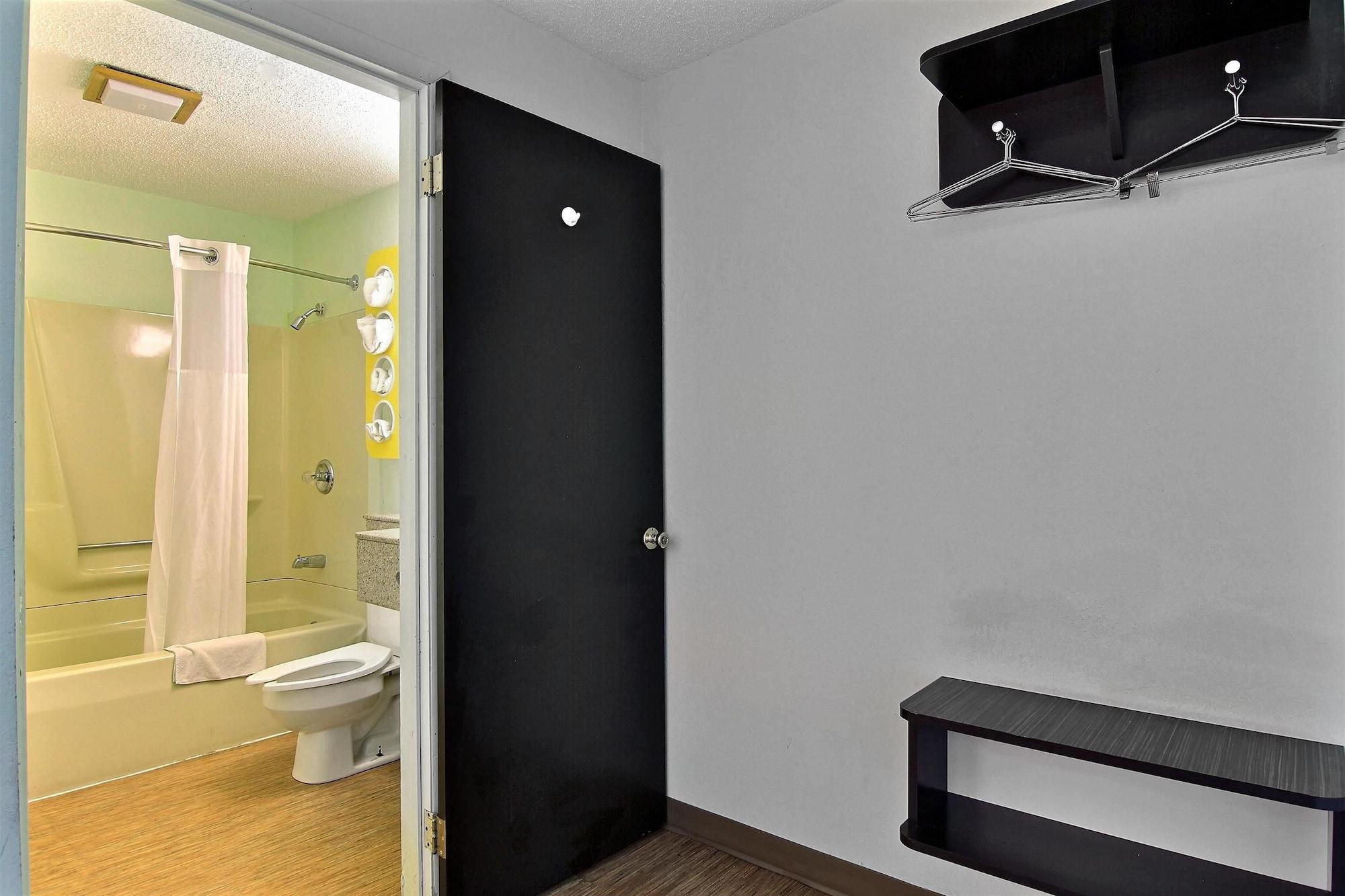 Motel 6-Gilman, Il Εξωτερικό φωτογραφία