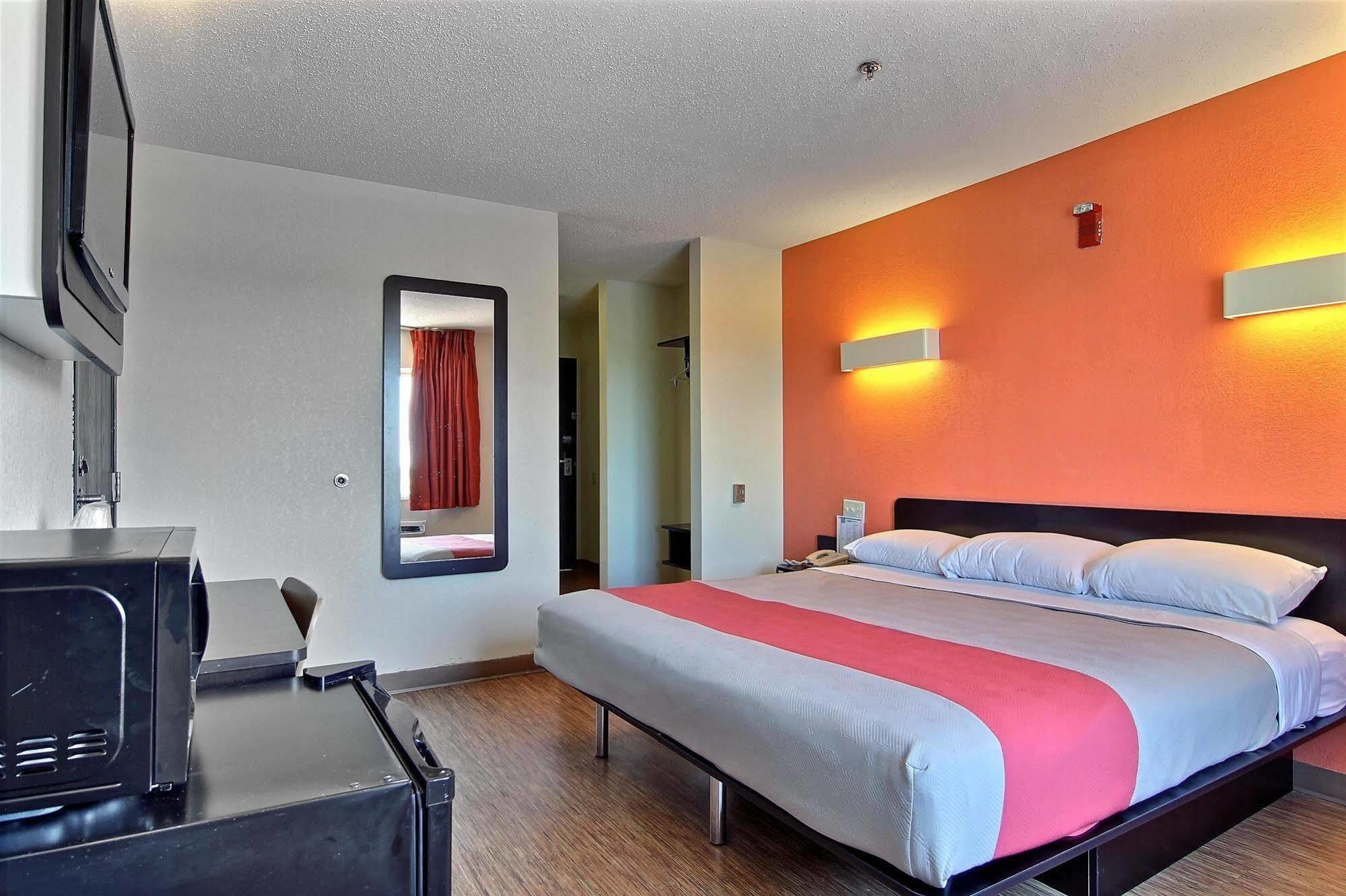 Motel 6-Gilman, Il Εξωτερικό φωτογραφία